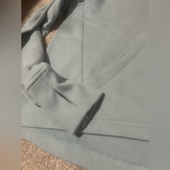 NWT Sweaty Betty Revive Cropped Hoodie in Vapor Blue! - Picture 7 of 8